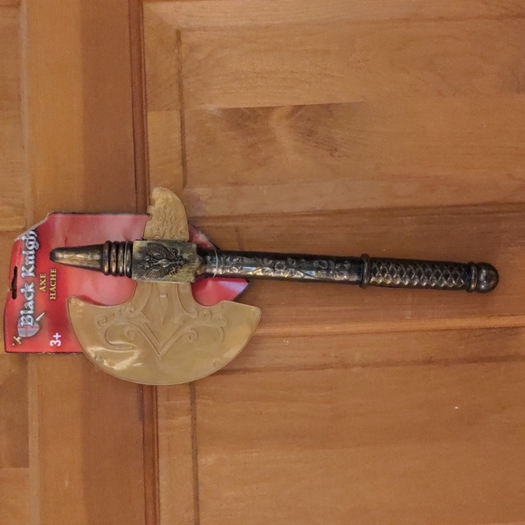 Unbranded Other - NWT! Plastic Battle Axe Antique Gold